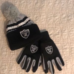 Raiders beanie and gloves